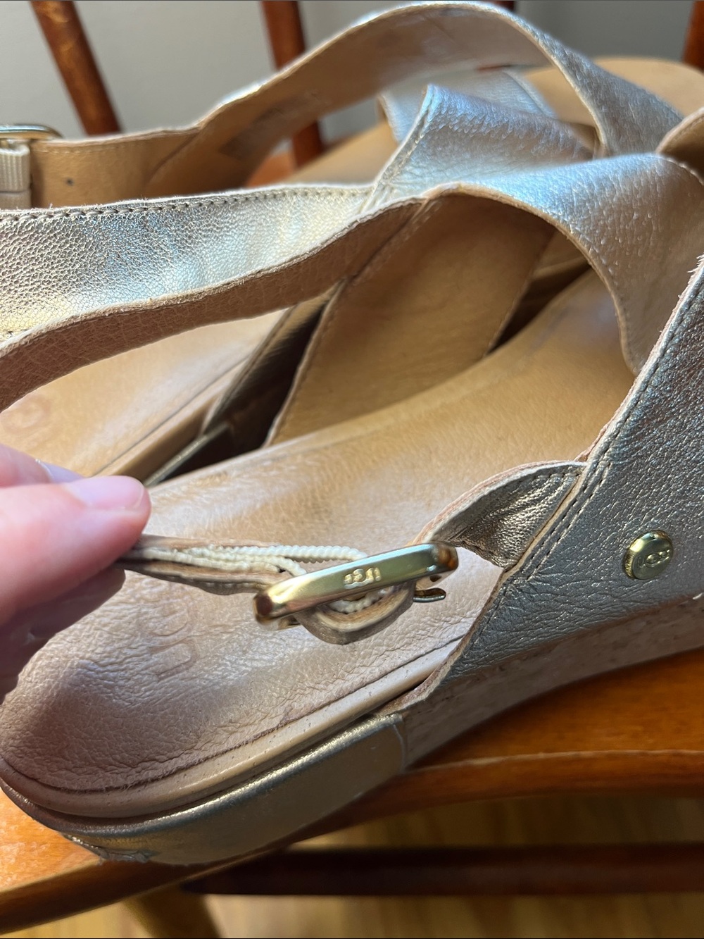 UGG Shoshana Wedge Sandals – Women’s Size 9 – Like New - Picture 7 of 11